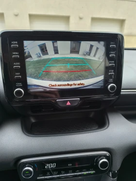 Toyota Yaris Hybrid   -  | Mobile.bg    11