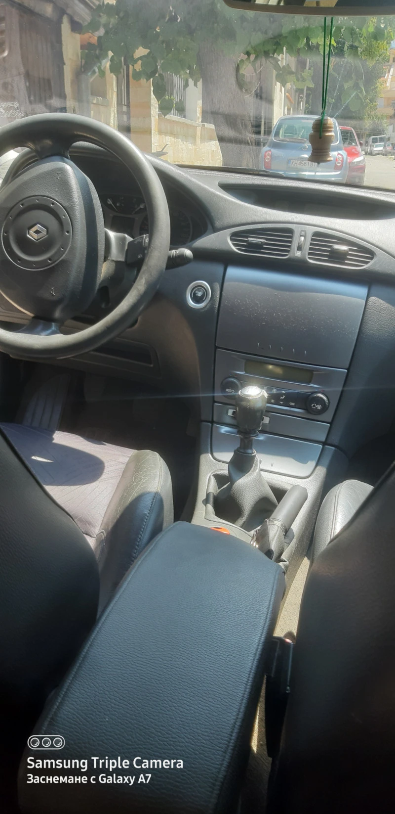 Renault Laguna 1.9 DCI Dinamic, снимка 12 - Автомобили и джипове - 47234406