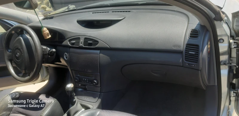 Renault Laguna 1.9 DCI Dinamic, снимка 9 - Автомобили и джипове - 47234406