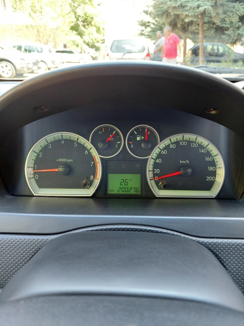 Chevrolet Aveo 1.2 Климатик, снимка 6 - Автомобили и джипове - 46810965