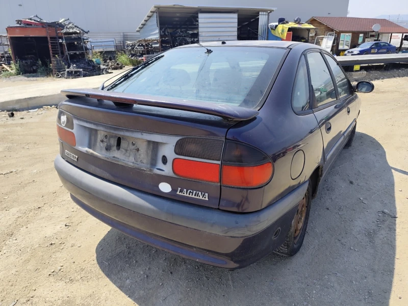 Renault Laguna 1.8, снимка 3 - Автомобили и джипове - 46949945