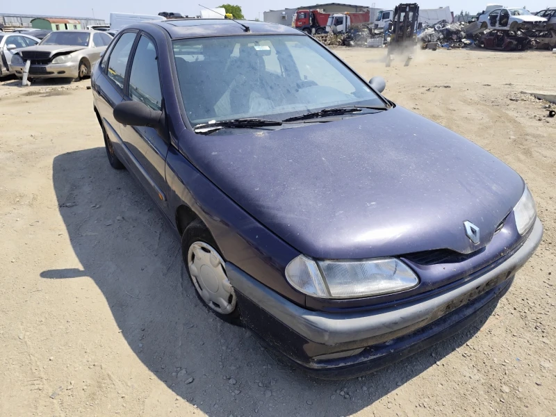 Renault Laguna 1.8, снимка 2 - Автомобили и джипове - 46949945