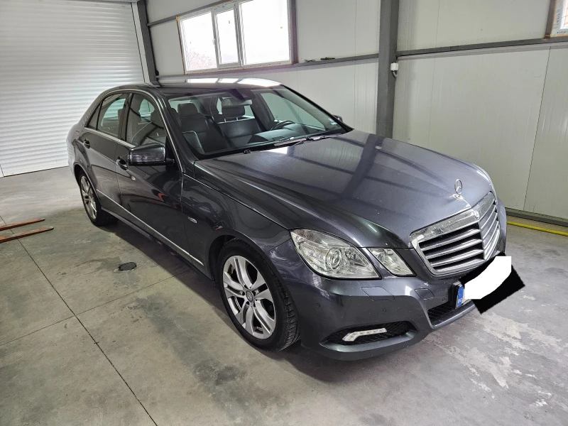 Mercedes-Benz E 220, снимка 2 - Автомобили и джипове - 48237109