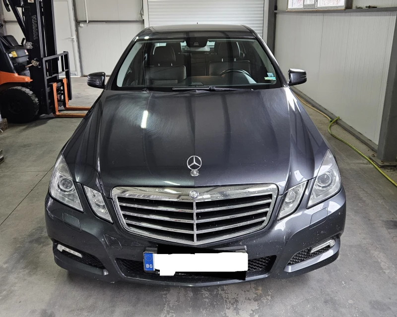 Mercedes-Benz E 220, снимка 1 - Автомобили и джипове - 48237109