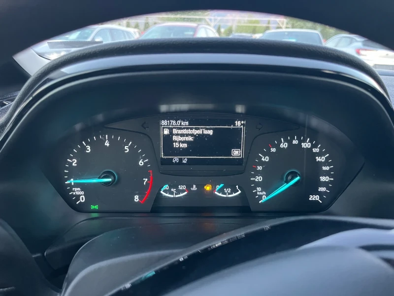 Ford Fiesta benzin, снимка 12 - Автомобили и джипове - 48412567