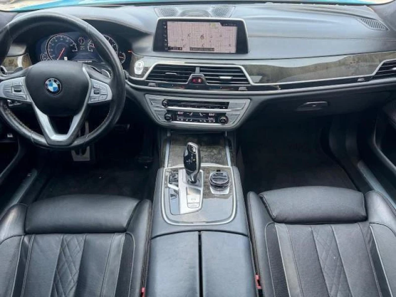 BMW 750 MPACK* LASER* МАСАЖ* ОБДУХ* BOWERS&WILKINS* PANO* , снимка 9 - Автомобили и джипове - 48678105