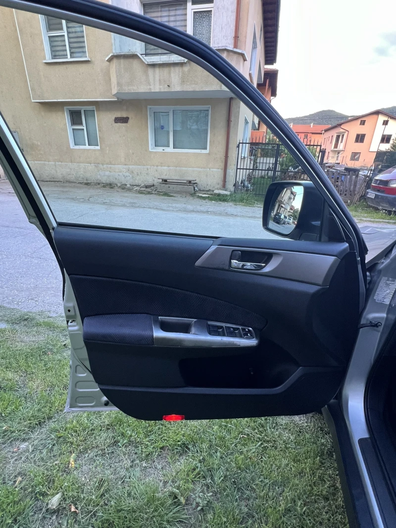 Subaru Forester 2.0, снимка 9 - Автомобили и джипове - 52500048