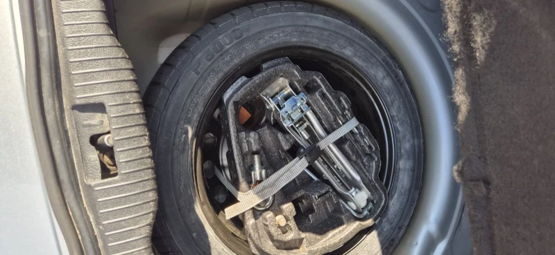 VW Golf 2.0, снимка 4 - Автомобили и джипове - 52509597