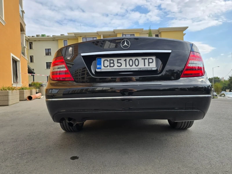 Mercedes-Benz C 180, снимка 4 - Автомобили и джипове - 52316485