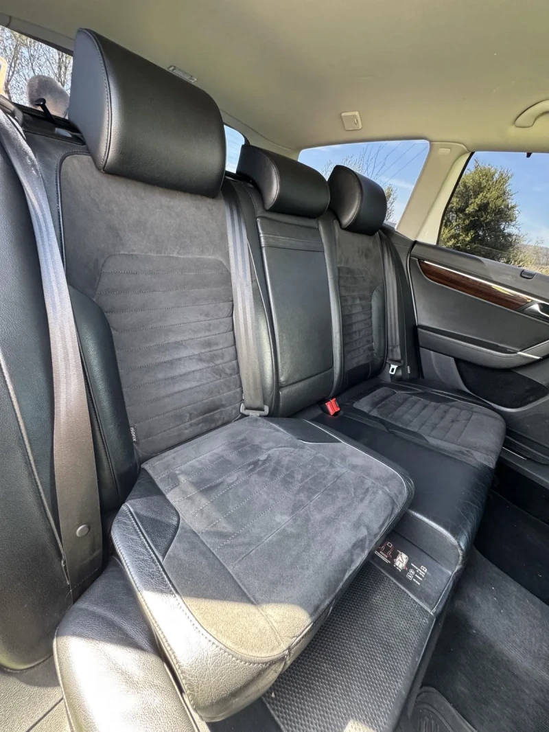 VW Passat 2.0TDI, снимка 12 - Автомобили и джипове - 52466300