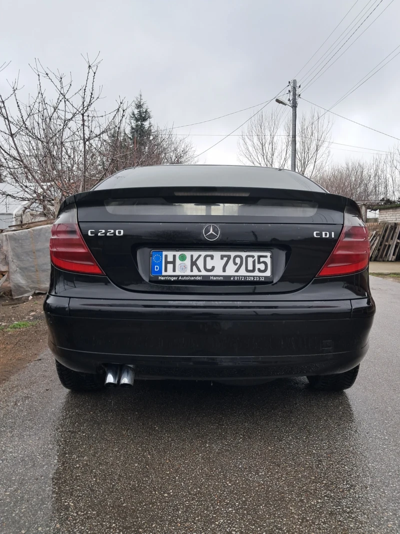 Mercedes-Benz C 220, снимка 4 - Автомобили и джипове - 53296271