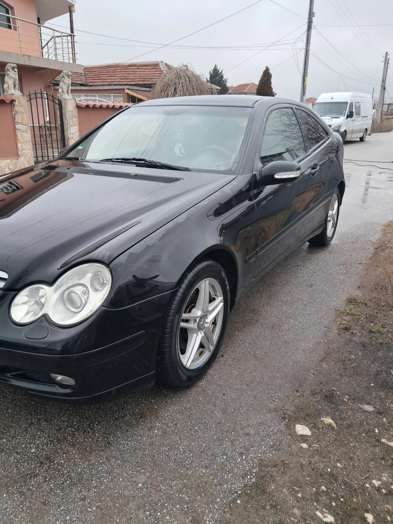 Mercedes-Benz C 220, снимка 3 - Автомобили и джипове - 53296271