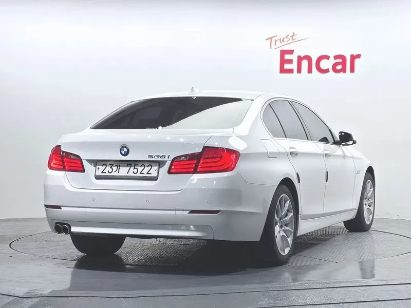 BMW 520, снимка 2 - Автомобили и джипове - 54592015