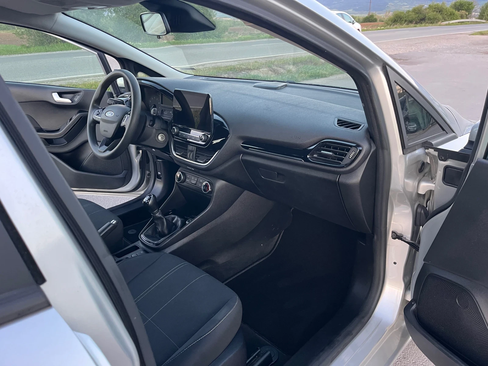 Ford Fiesta 1.1i  - изображение 7