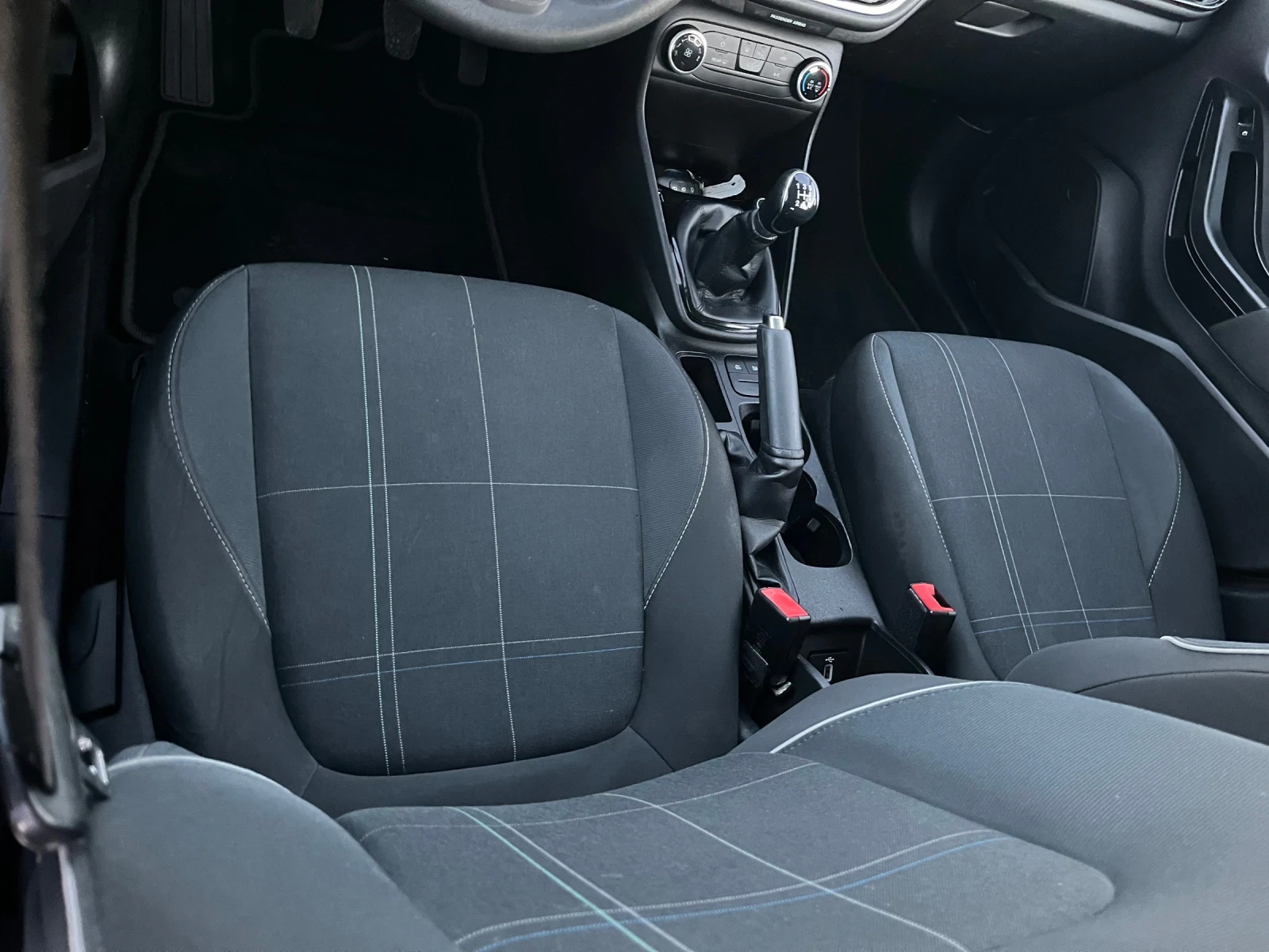 Ford Fiesta 1.1i  - изображение 10