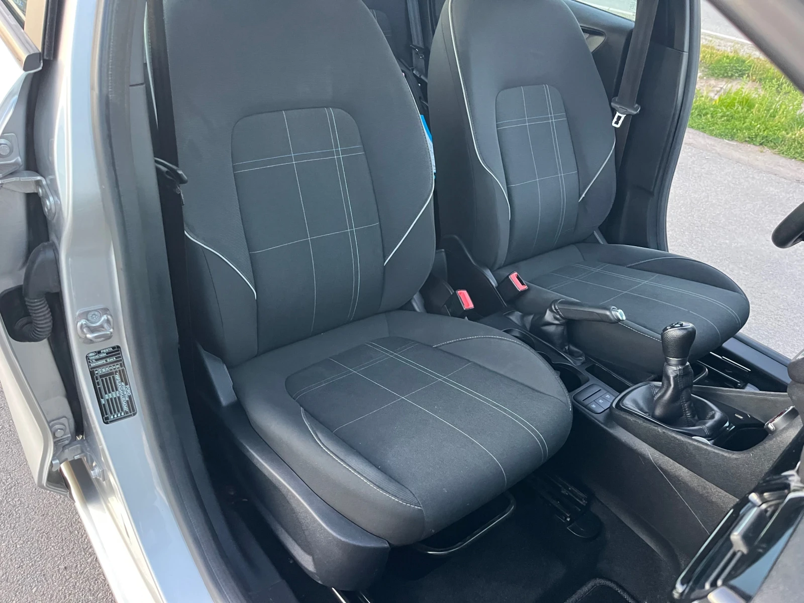 Ford Fiesta 1.1i  - изображение 8