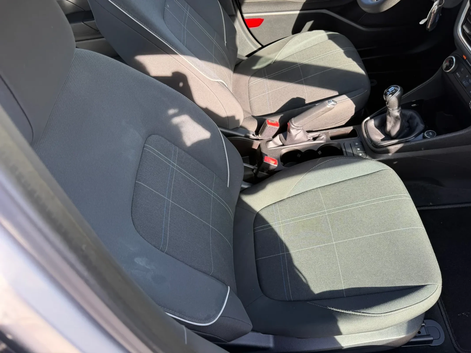Ford Fiesta 1.1.86.ps. NAVI, снимка 9 - Автомобили и джипове - 48412567