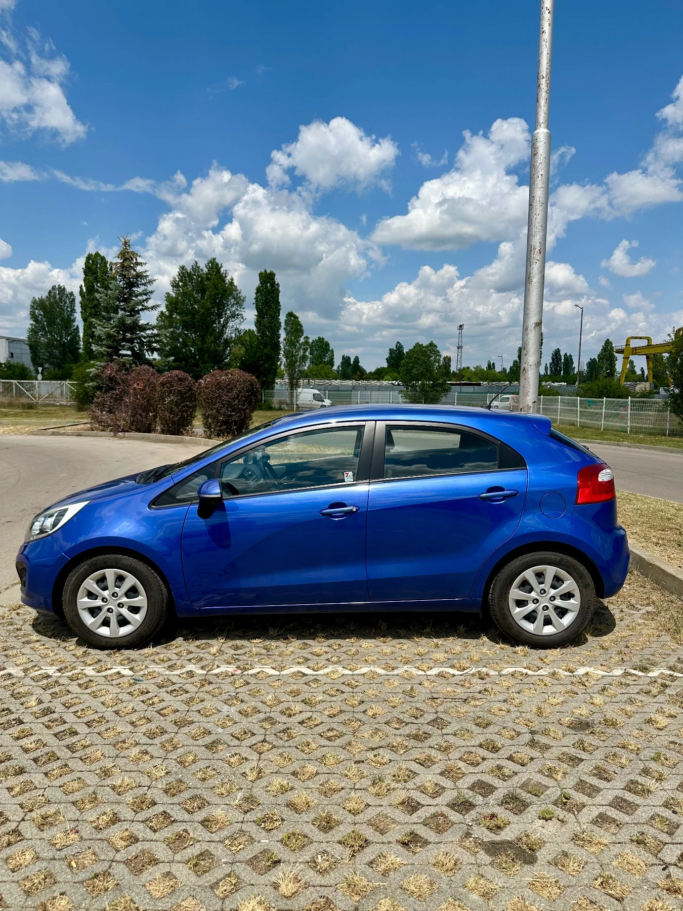 Kia Rio 1.4i Automatic, 2 комплекта гуми - изображение 7