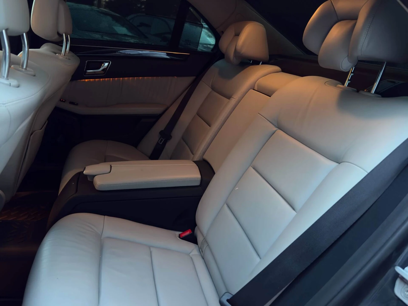 Mercedes-Benz E 350 AMG/4Matic/Ambient/Harman Kardon// | Mobile.bg   8