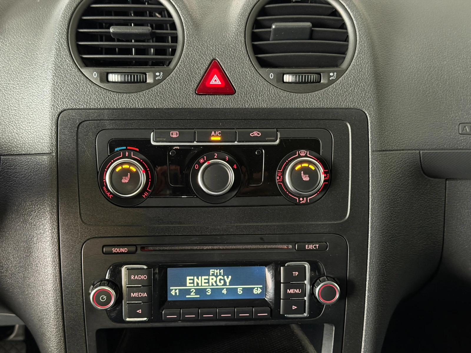 VW Caddy 2.0i* .*     VW | Mobile.bg   10