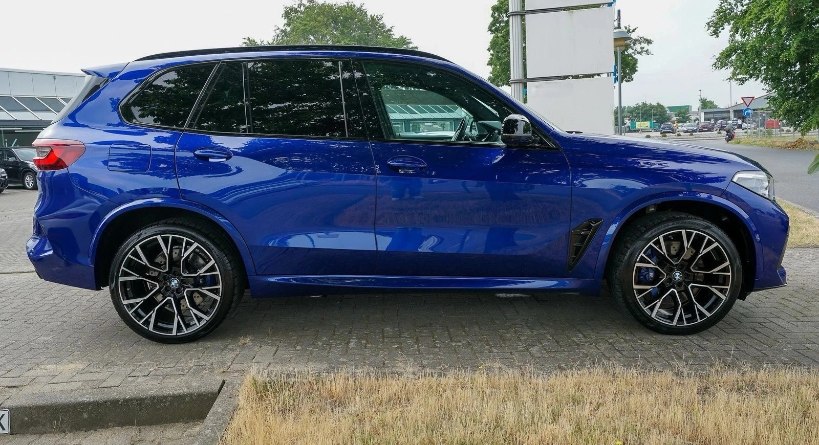 BMW X5M Competition xDrive - изображение 2