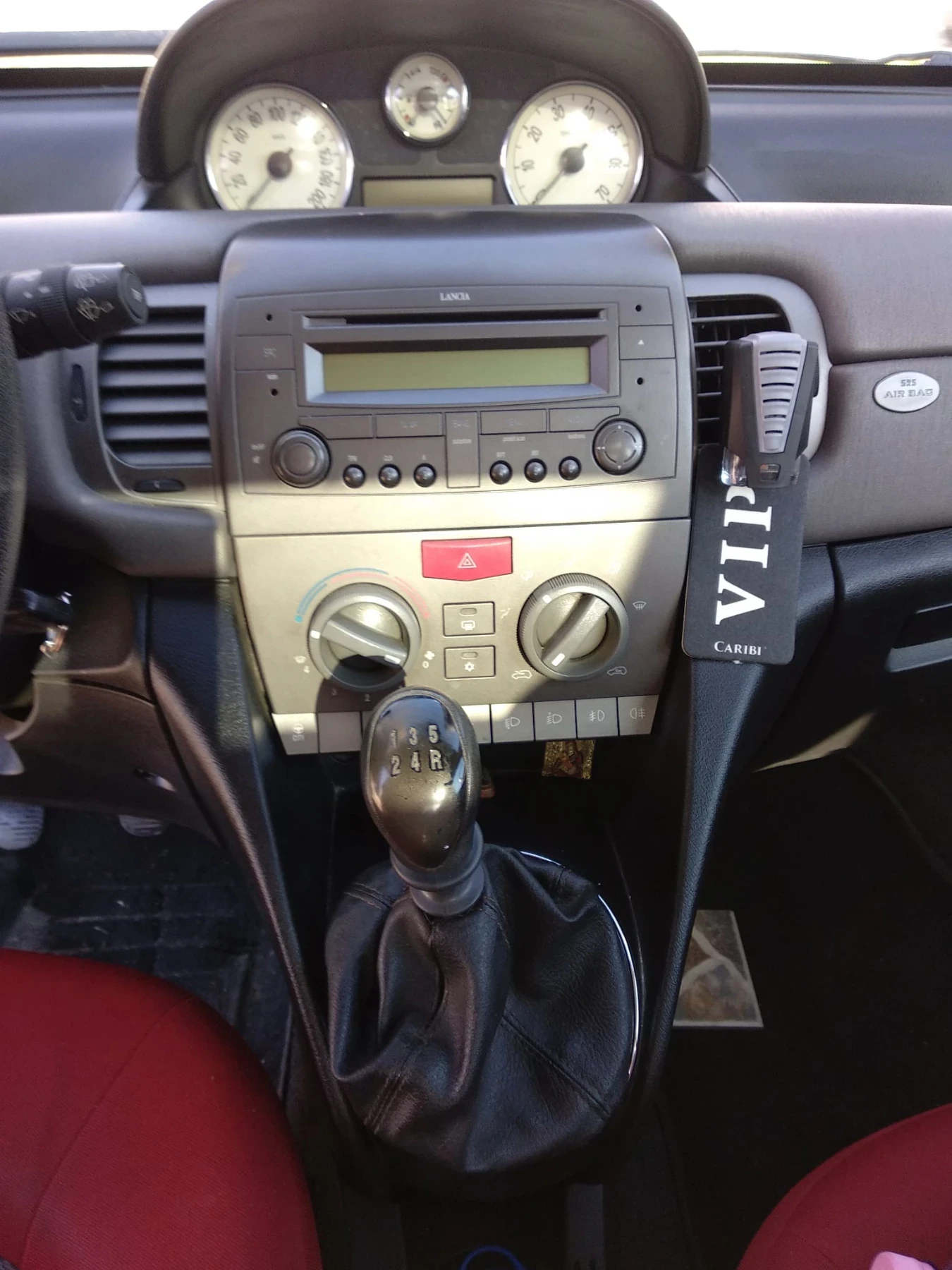 Lancia Ypsilon  - изображение 6