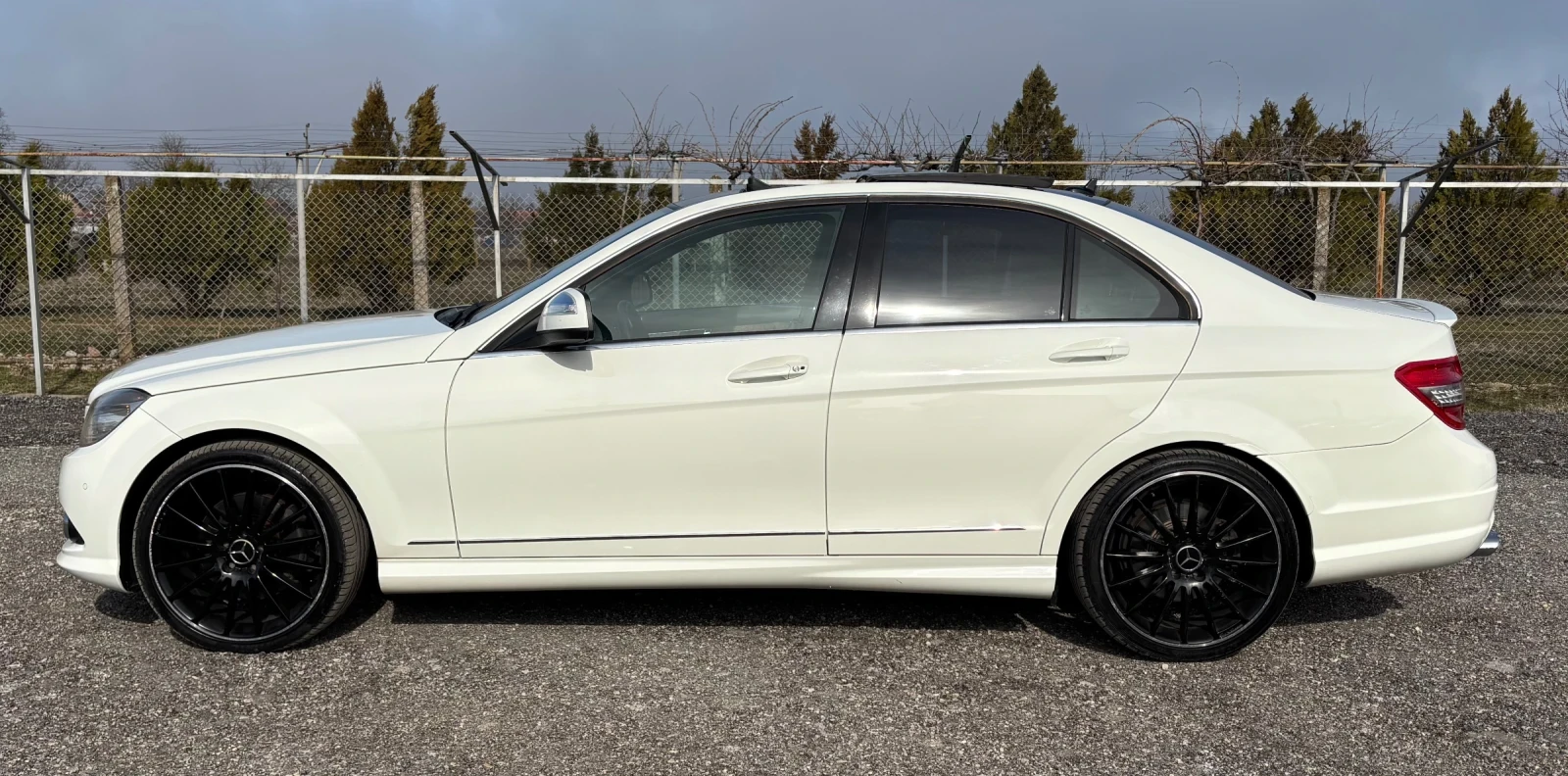 Mercedes-Benz C 320 AMG Панорама, снимка 2 - Автомобили и джипове - 53707631