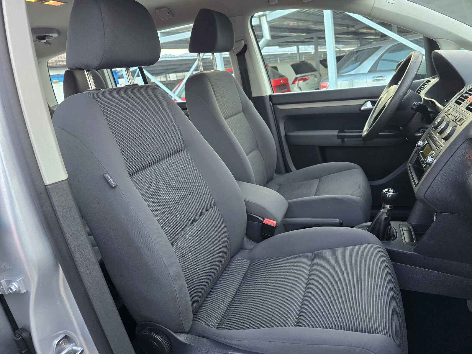 VW Touran 1.9TDI 90KS, снимка 14 - Автомобили и джипове - 53894190