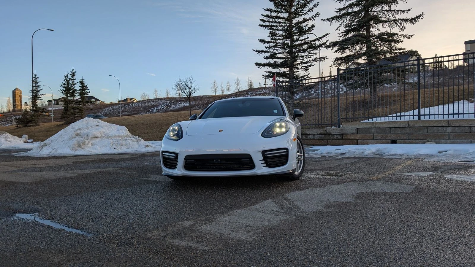 Porsche Panamera GTS С РЕГИСТРАЦИЯ & АВТО КРЕДИТ , снимка 2 - Автомобили и джипове - 53947805