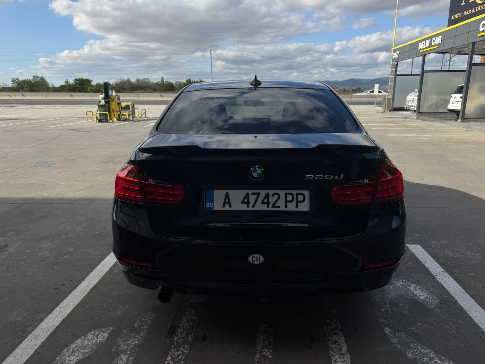 BMW 320, снимка 3 - Автомобили и джипове - 54303086