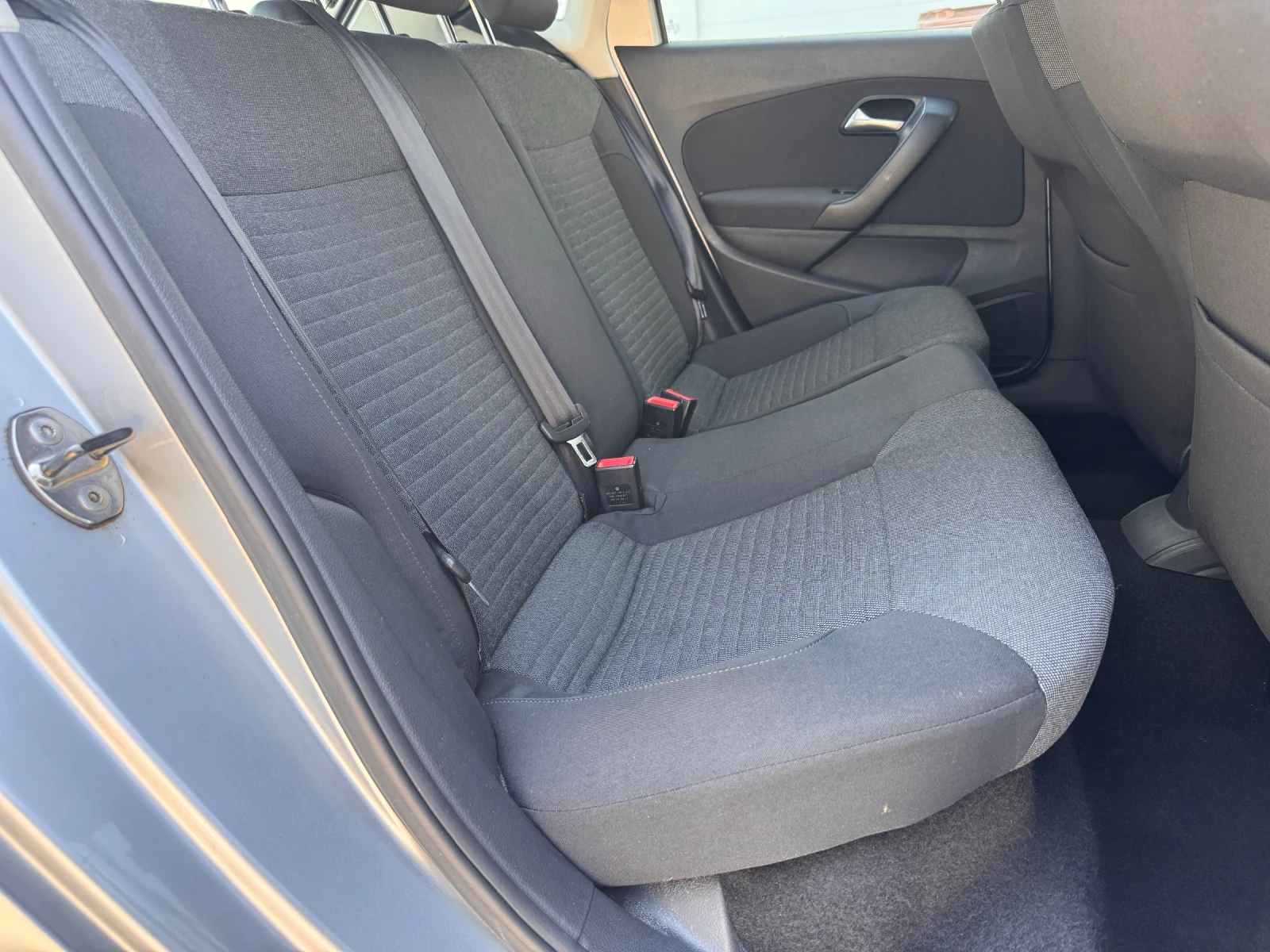 VW Polo 1.2 i 86000km, снимка 12 - Автомобили и джипове - 54314674