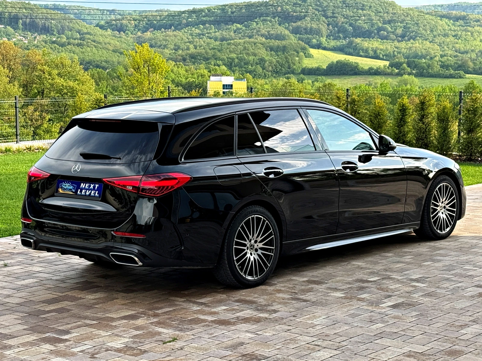 Mercedes-Benz C 220 AMG Line/Digital Light/360/Burmeister/Ambient, снимка 5 - Автомобили и джипове - 54512497