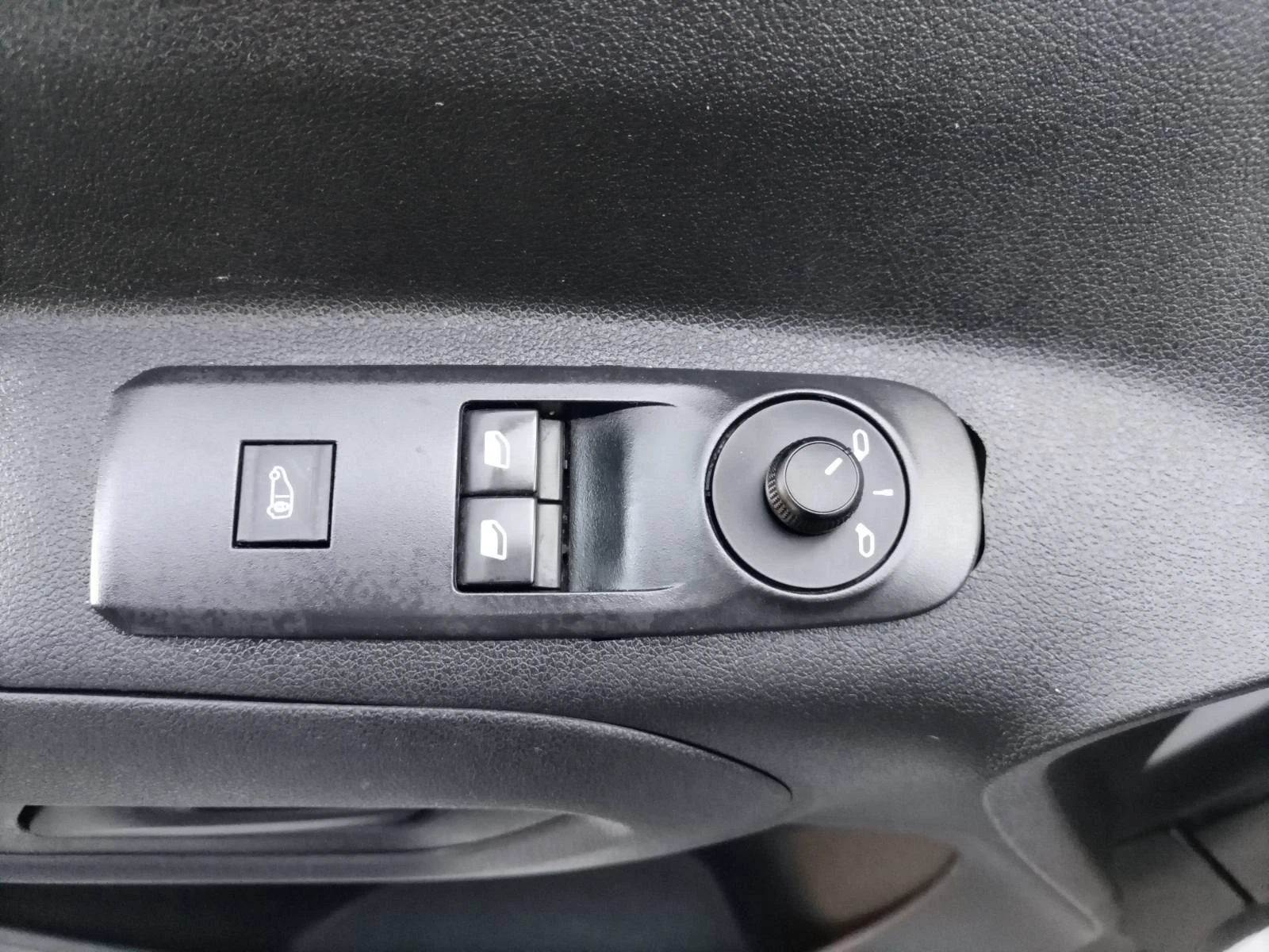 Peugeot Partner 1.5HDI/102к.с., снимка 14 - Автомобили и джипове - 54628890