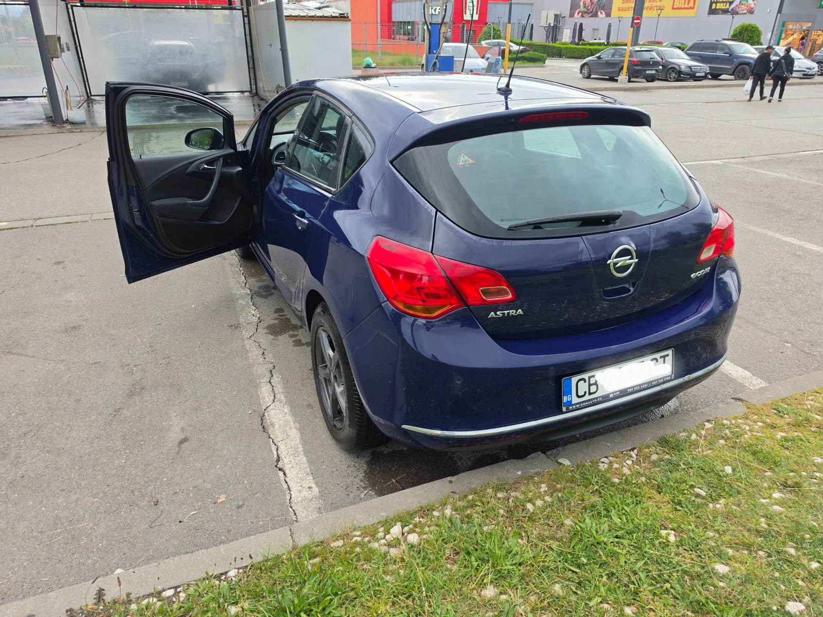 Opel Astra J / LPG, снимка 4 - Автомобили и джипове - 54655419