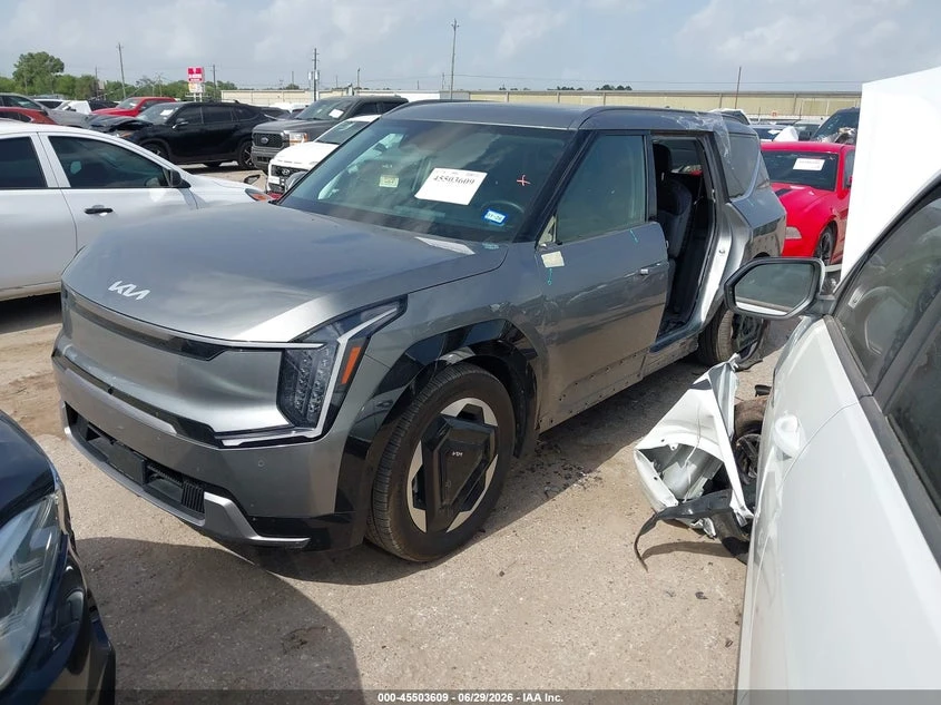 Kia EV9 Land, снимка 2 - Автомобили и джипове - 55452369