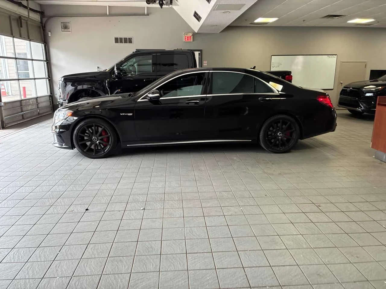 Mercedes-Benz S 63 AMG * CARFAX * ОПЦИЯ ЗА ФИНАНСИРАНЕ, снимка 2 - Автомобили и джипове - 55468854