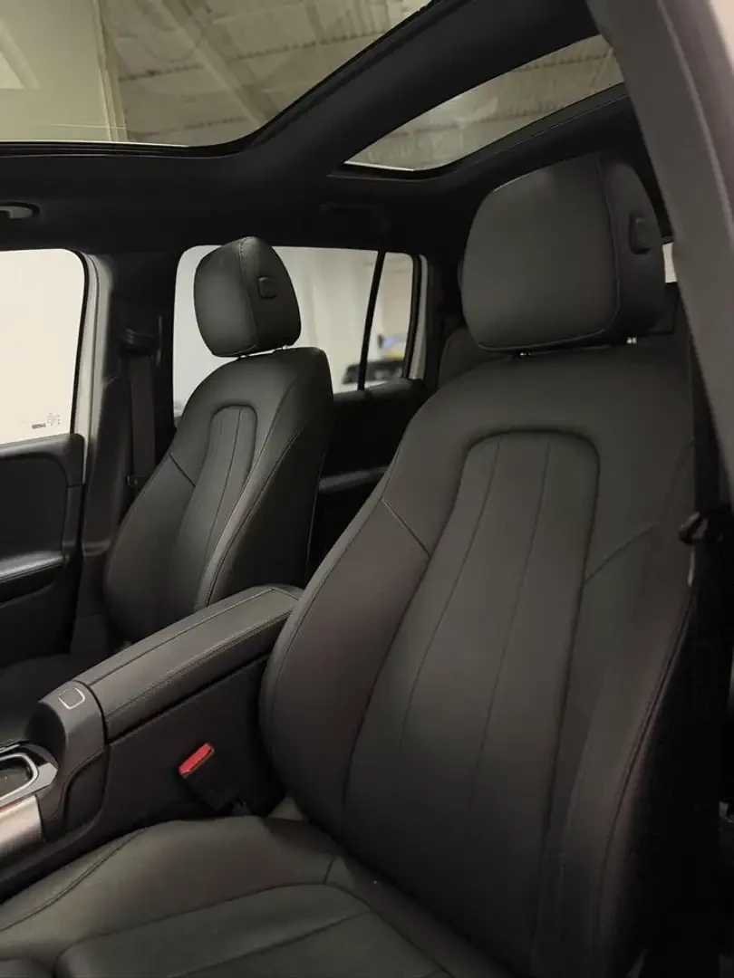 Mercedes-Benz EQB * pano* 4x4* carplay* камера* подгрев* ЛИЗИНГ* , снимка 10 - Автомобили и джипове - 56069351