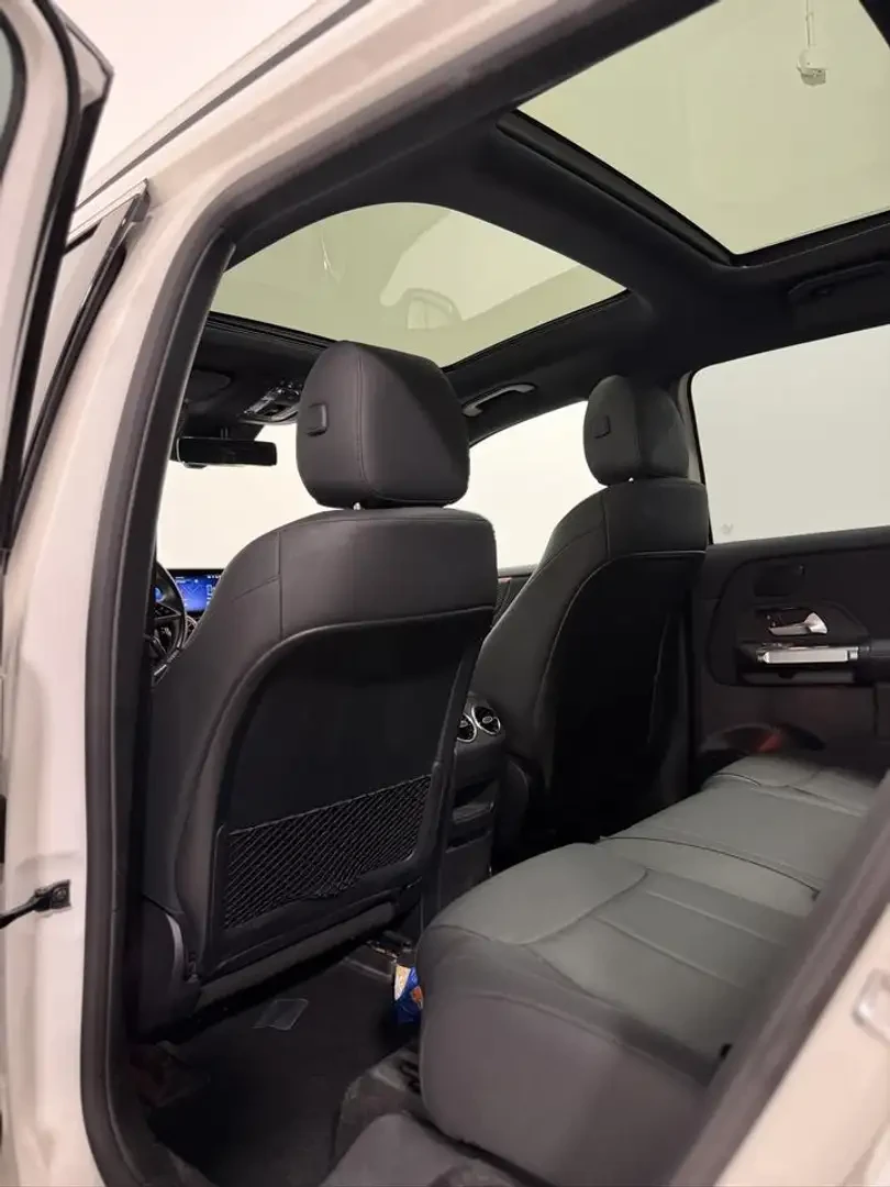 Mercedes-Benz EQB * pano* 4x4* carplay* камера* подгрев* ЛИЗИНГ* , снимка 16 - Автомобили и джипове - 56069351