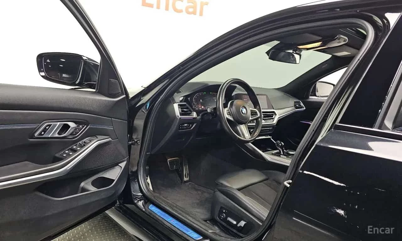 BMW 320  M Sport * АВТОКРЕДИТ БЕЗ ПЪРВОНАЧАЛНА ВНОСКА, снимка 10 - Автомобили и джипове - 56211422