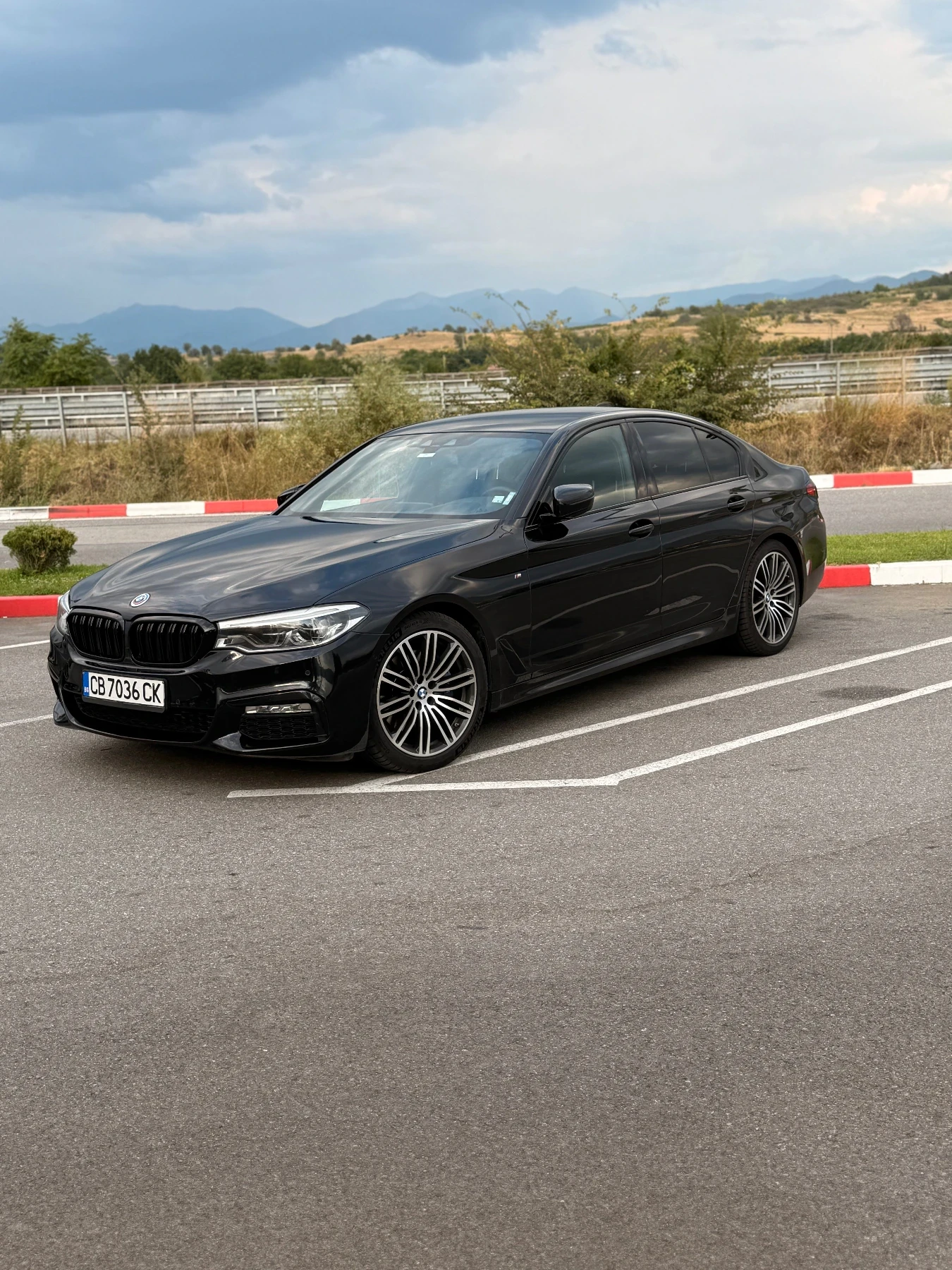 BMW 530 Xdrive Msport , снимка 2 - Автомобили и джипове - 56619190