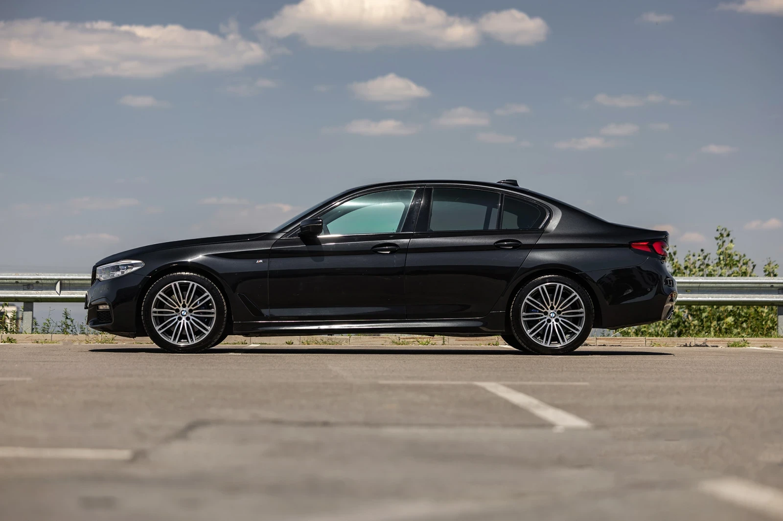 BMW 530 Xdrive Msport , снимка 3 - Автомобили и джипове - 56277944