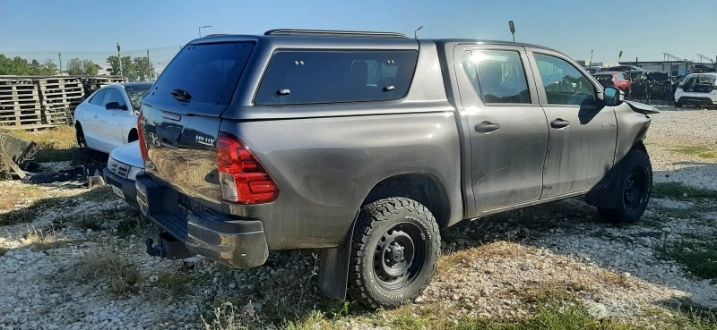 Toyota Hilux, снимка 2 - Автомобили и джипове - 38004588