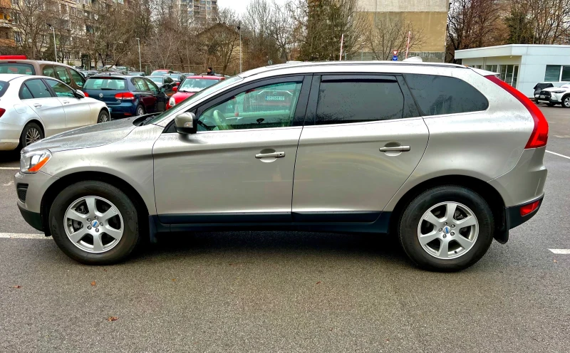 Volvo XC60 AWD - 3.2L, снимка 7 - Автомобили и джипове - 48270961