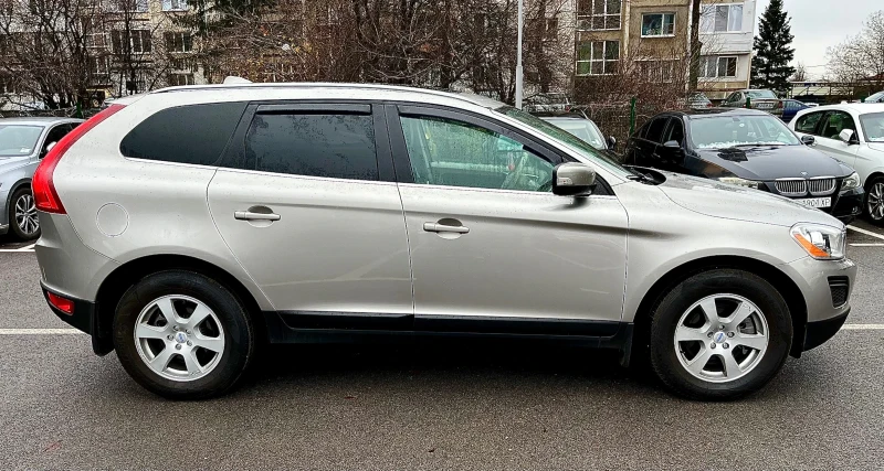 Volvo XC60 AWD - 3.2L, снимка 8 - Автомобили и джипове - 48270961