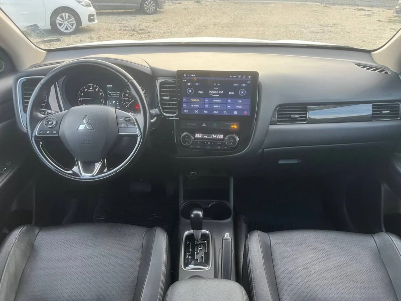 Mitsubishi Outlander, снимка 10 - Автомобили и джипове - 48428261