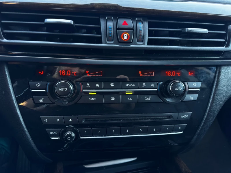 BMW X5 5.0i xDrive PANO Keyless Softclose Exclusive, снимка 15 - Автомобили и джипове - 52421865