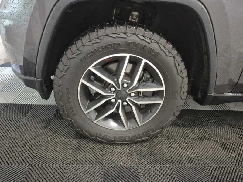 Jeep Grand cherokee 2020 TRAILHAWK * CARFAX * БЕЗ ПЪРВОНАЧАЛНА ВНОСКА, снимка 5 - Автомобили и джипове - 52771409