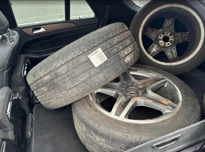 Mercedes-Benz GLE 350 видео на двигателя, снимка 10 - Автомобили и джипове - 52773028