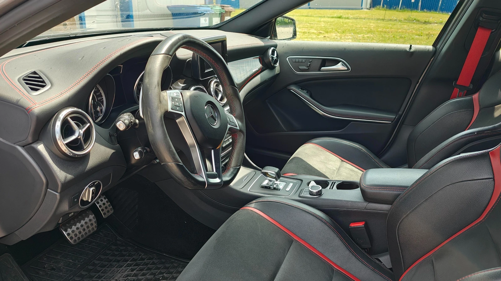 Mercedes-Benz GLA 45 AMG Renntech GLA 50RS - изображение 2