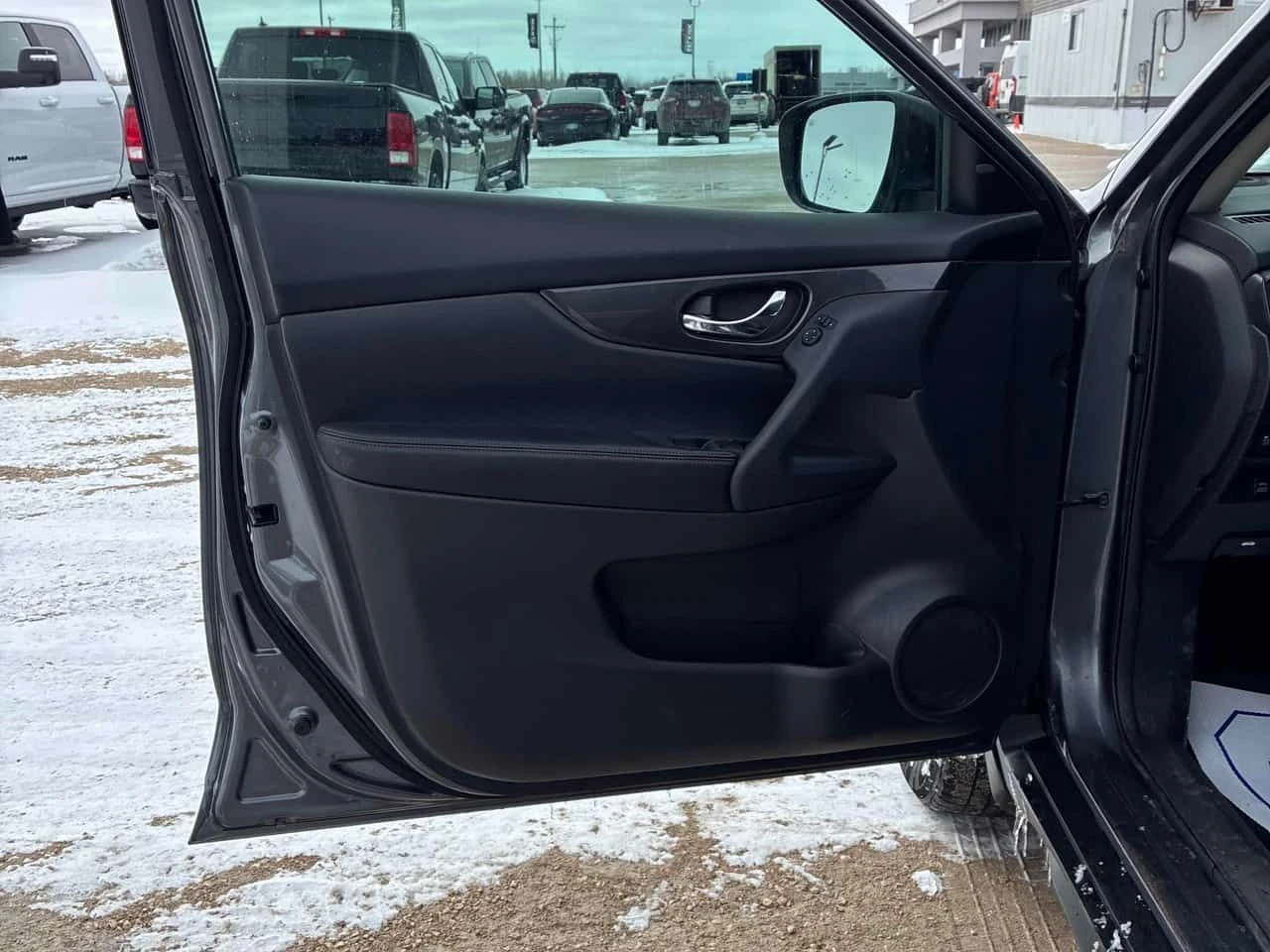 Nissan Rogue S AWD/KEYLESS/ПОДГРЕВИ, снимка 11 - Автомобили и джипове - 54079833